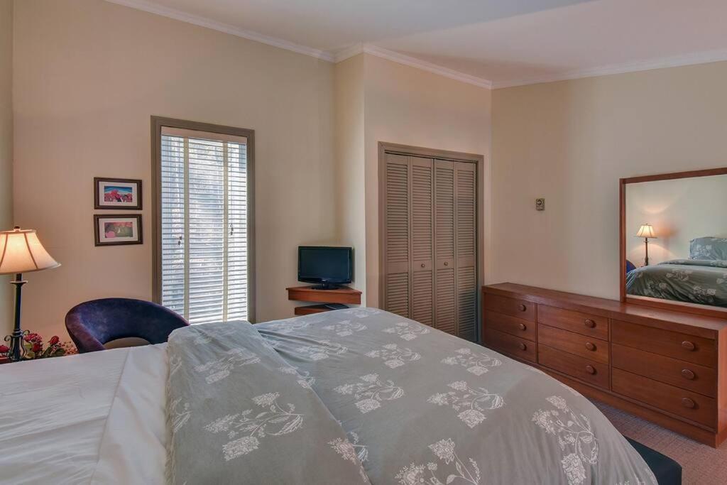 Apartment Charming Tremblant 1 Bedroom With Pool And Hot Tub Mont-Tremblant