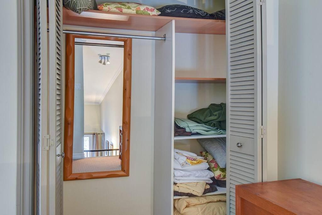 Charming Tremblant 1 Bedroom With Pool And Hot Tub * Mont-Tremblant