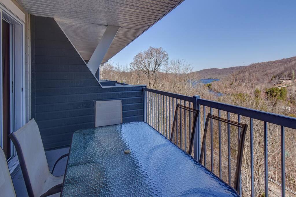 Charming Tremblant 1 Bedroom With Pool And Hot Tub * Mont-Tremblant