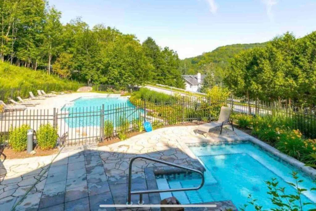 Charming Tremblant 1 Bedroom With Pool And Hot Tub Apartment