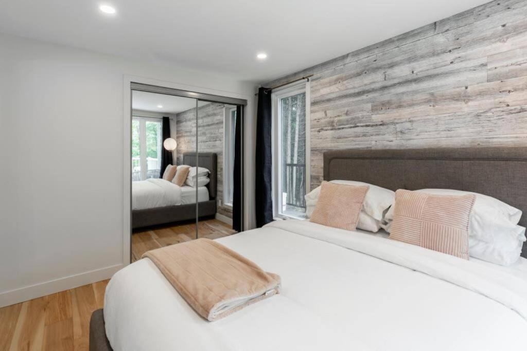 Modern Pool & Apartment Mont-Tremblant