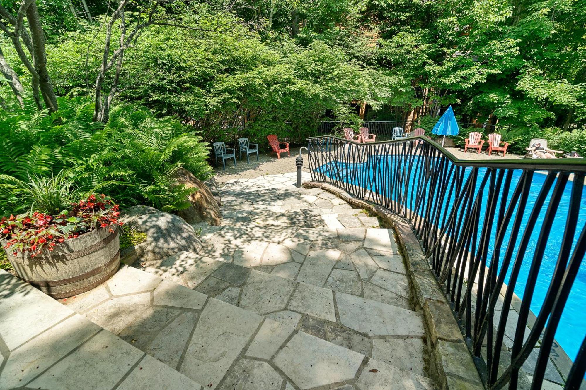 Les Manoirs Wpool & Hot Tub Near Village 120-7 Holiday home *