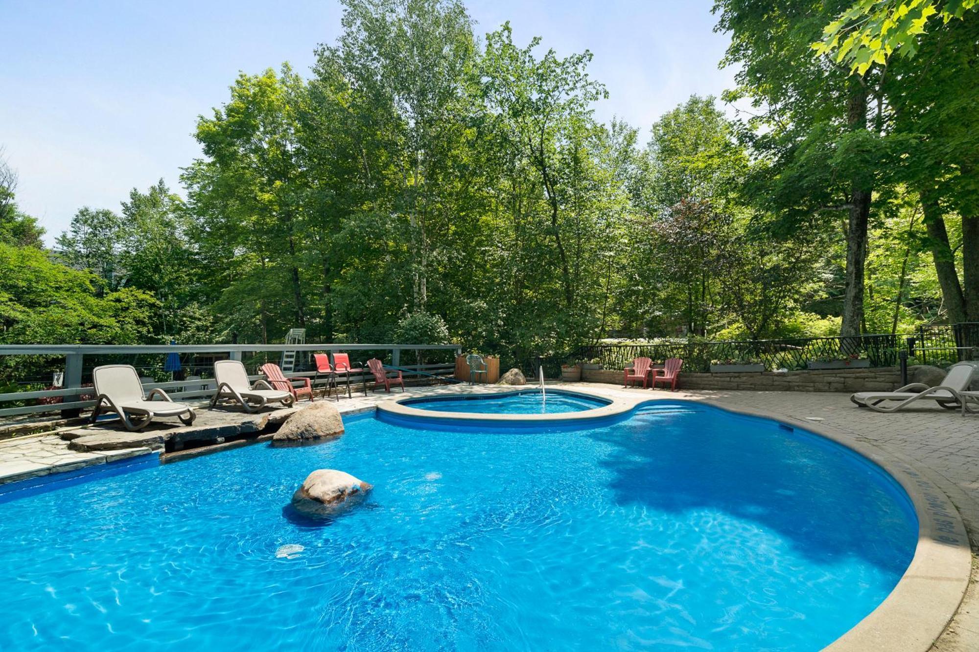 Les Manoirs Wpool & Hot Tub Near Village 120-7 * Mont-Tremblant
