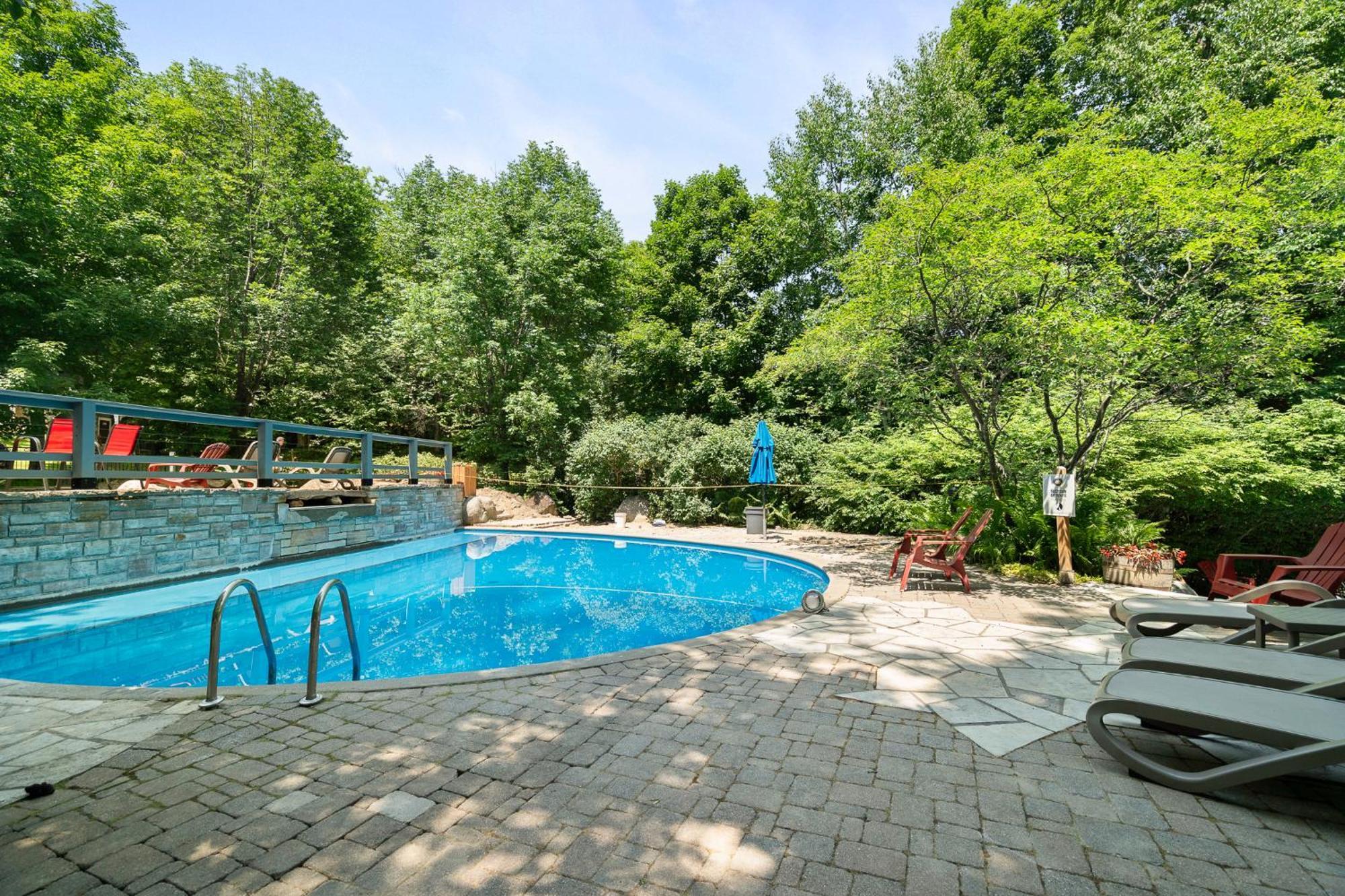 Les Manoirs Wpool & Hot Tub Near Village 120-7 Holiday home