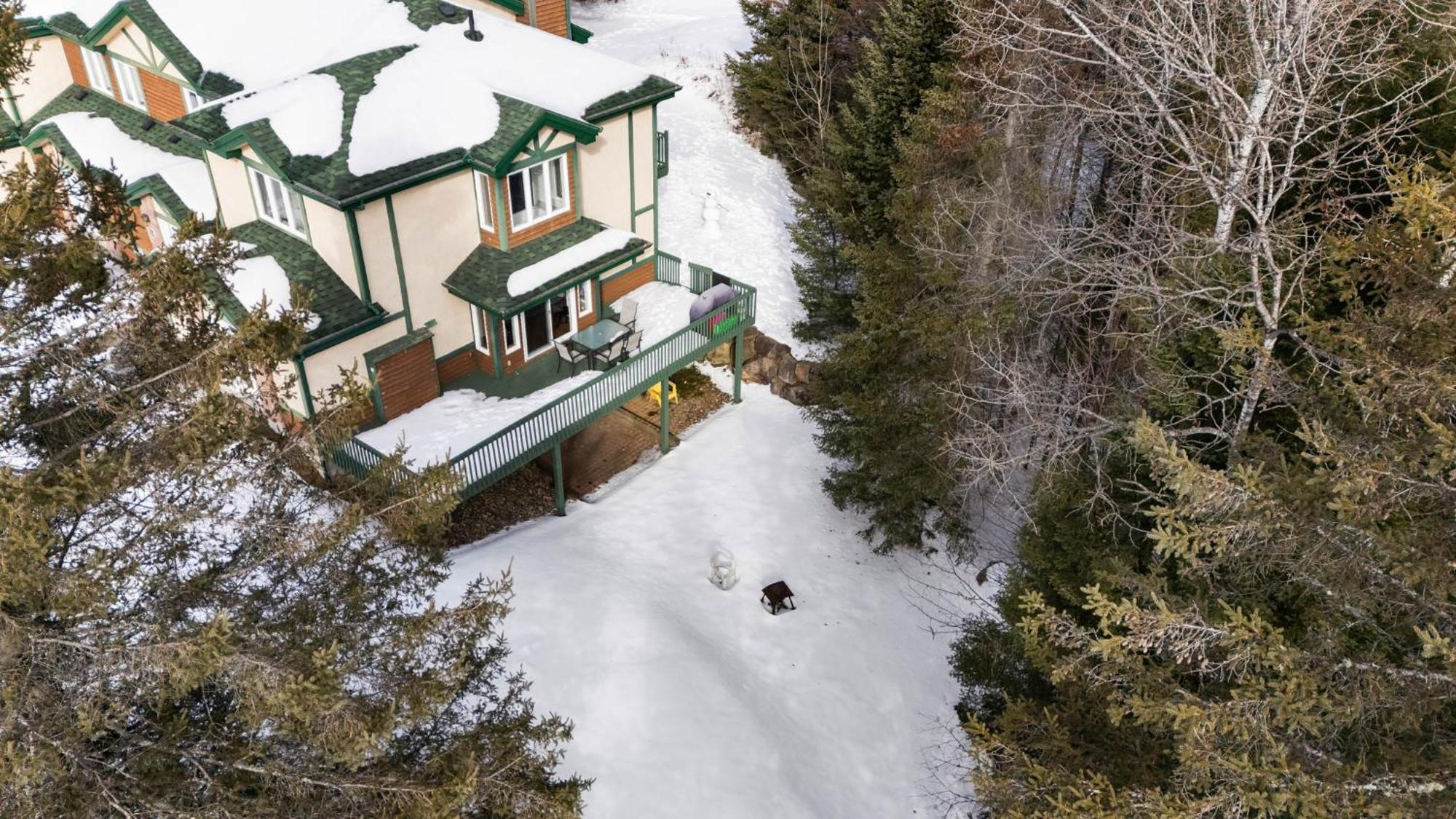 Townhouse On The Golf W Pool Access -aiglon 1748 Mont-Tremblant