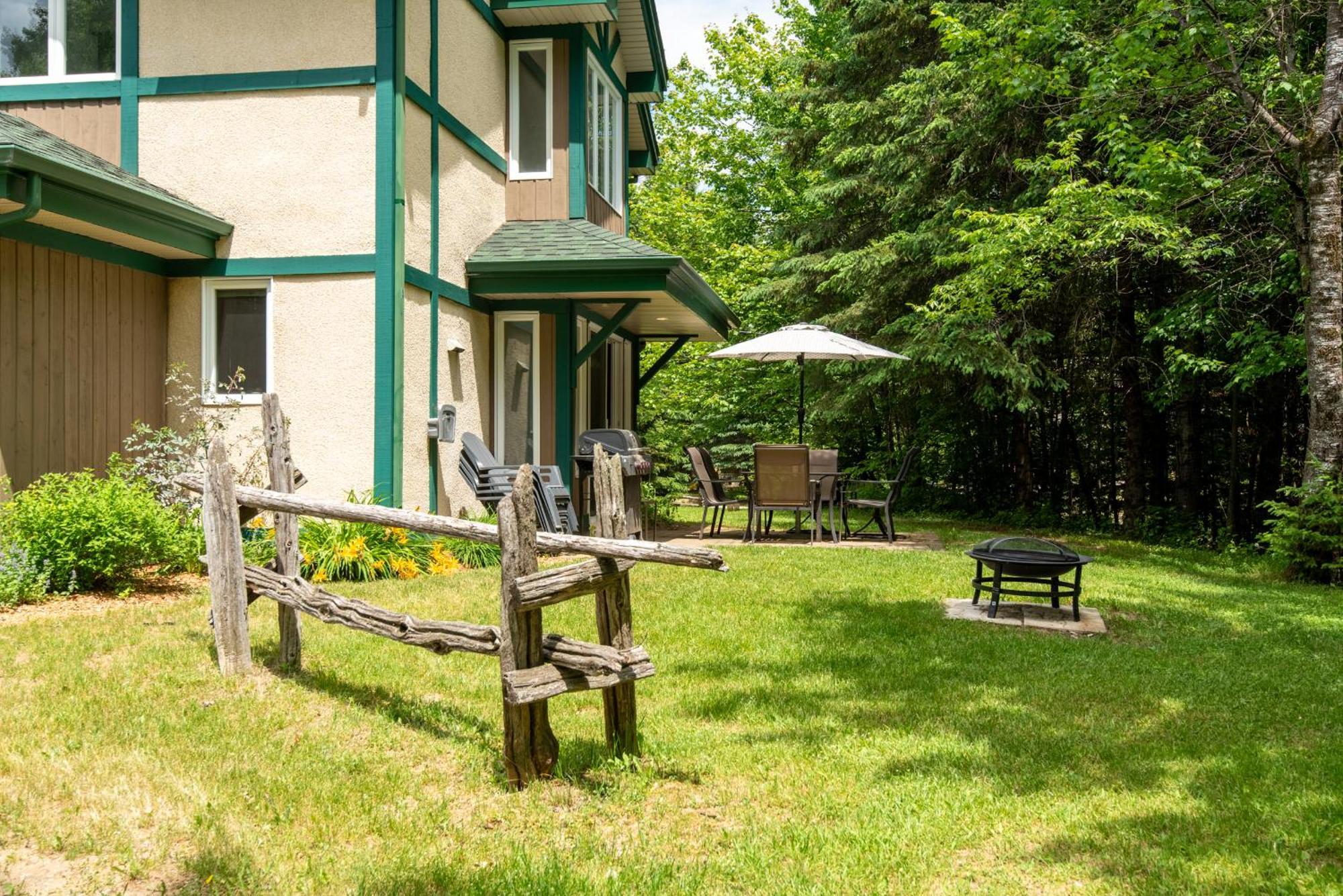 Townhouse On The Golf W Pool Access -aiglon 1717 Holiday home Mont-Tremblant