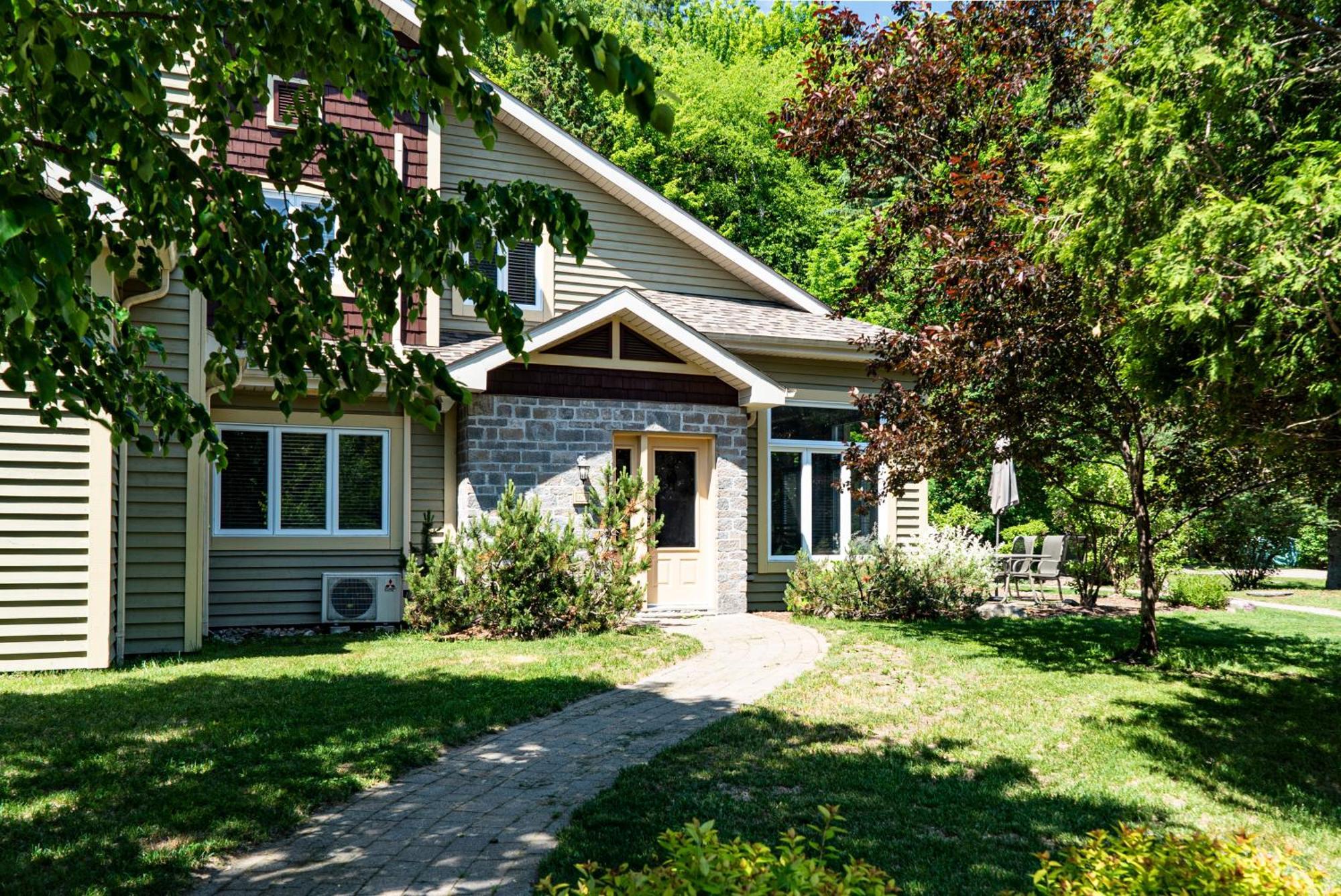 Townhouse In Tremblant * Mont-Tremblant