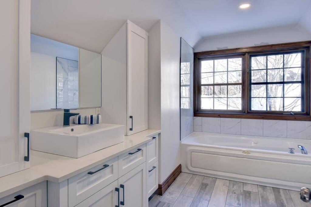 Les Falaises Tremblant Luxury Retreat *