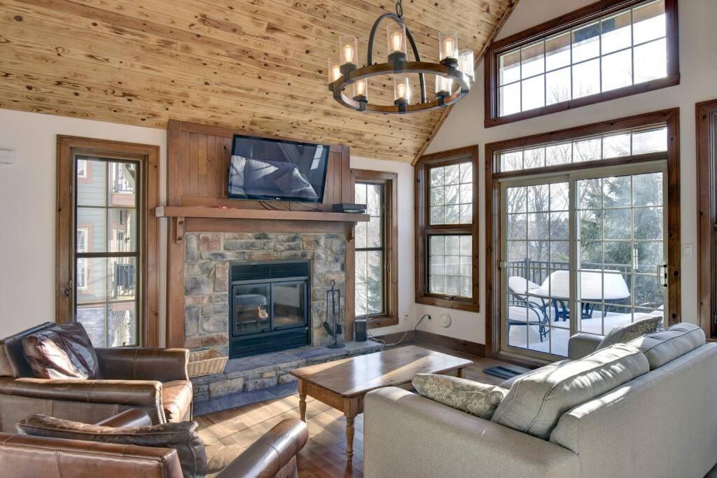 Les Falaises Tremblant Luxury Retreat Villa Mont-Tremblant