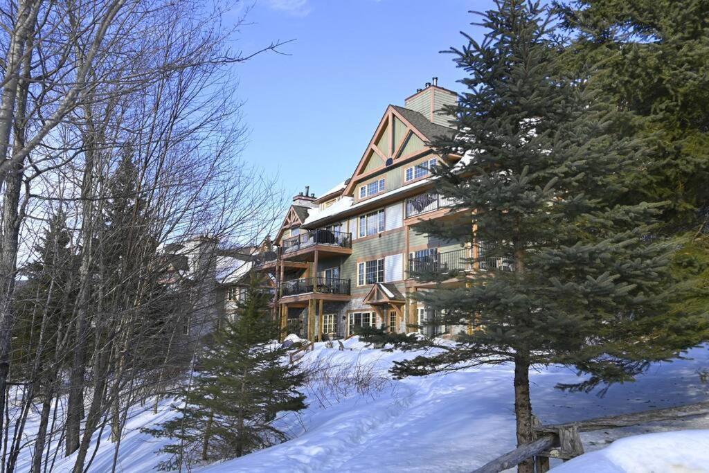 Villa Les Falaises Tremblant Luxury Retreat