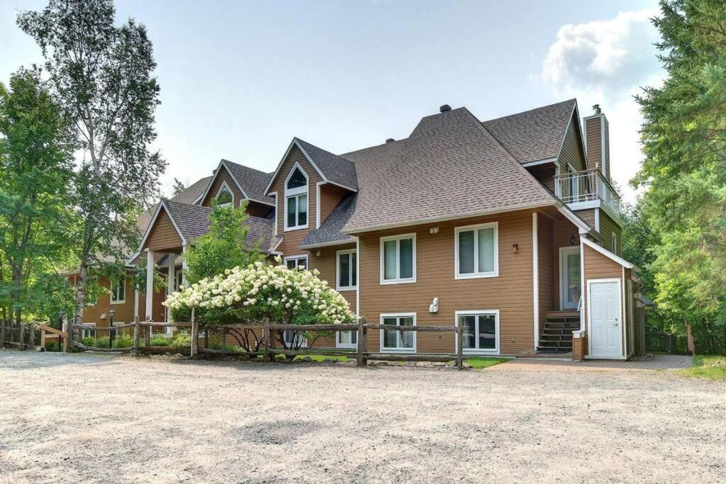 L'erabliere Tremblant Inout W 2bdrs Holiday home Mont-Tremblant