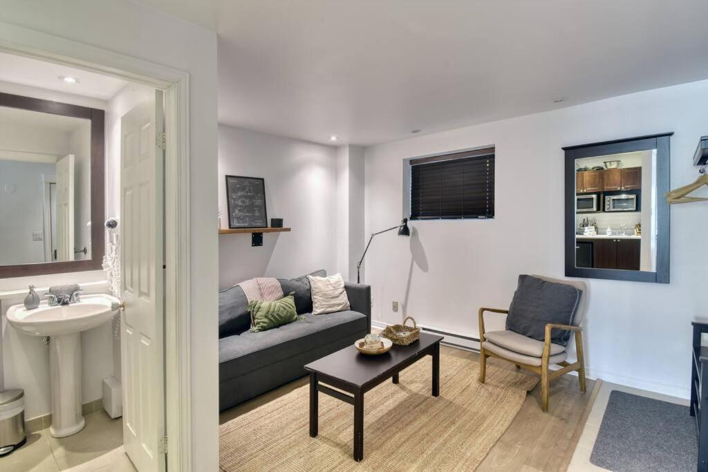 Du Lac Tremblant Cozy Lake View Loft Apartment Mont-Tremblant