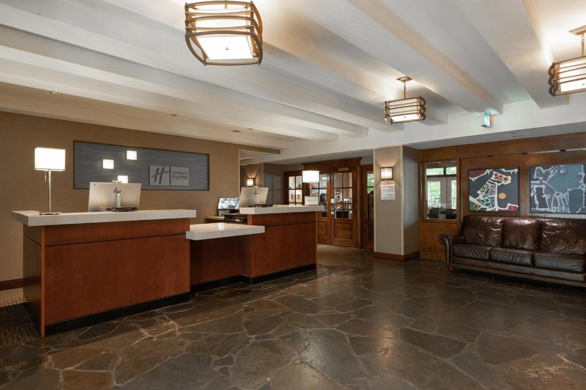 Resort Express & Tremblant By Ihg