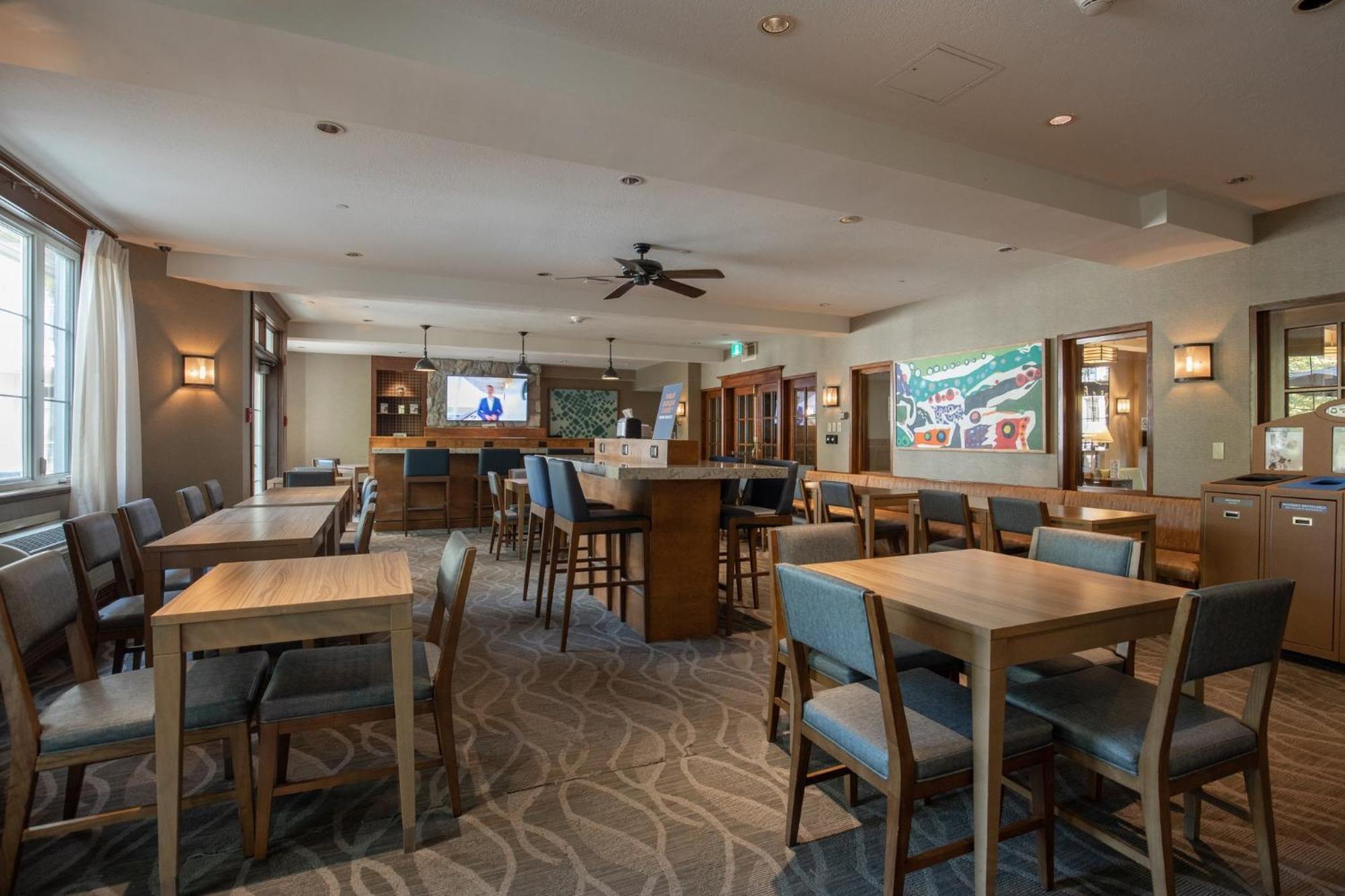 Express & Tremblant By Ihg Resort 4*