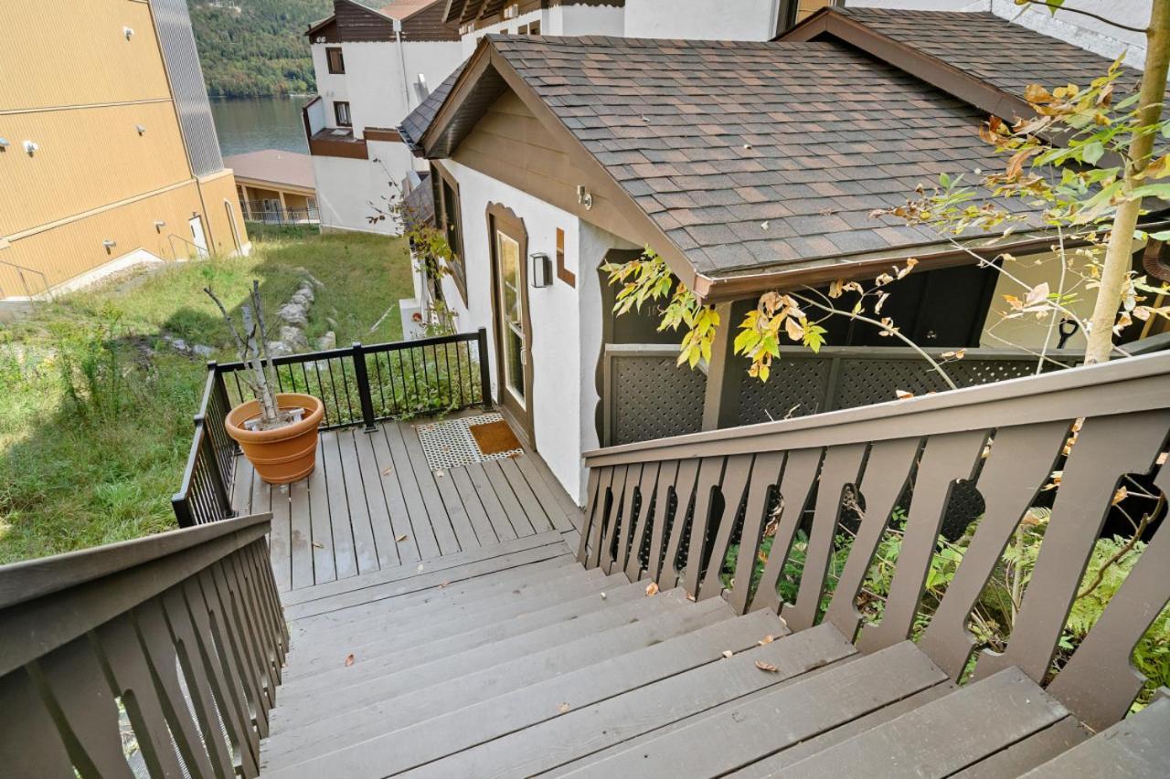 Peaceful With Stunning Mountain And Views Mont-Tremblant