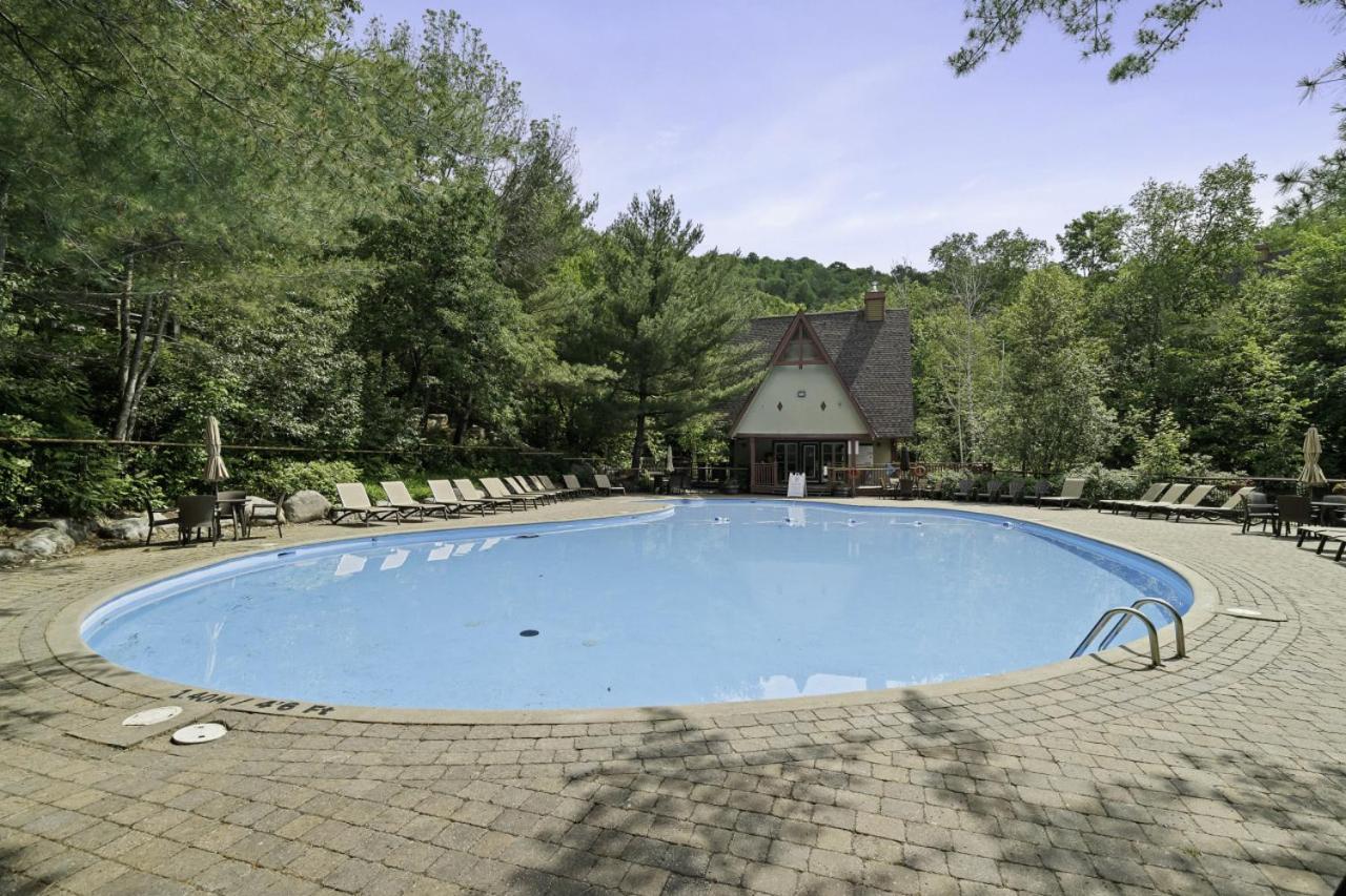 Apartment Plateau 236.5 - 3bdrs In Out With Pool Access *