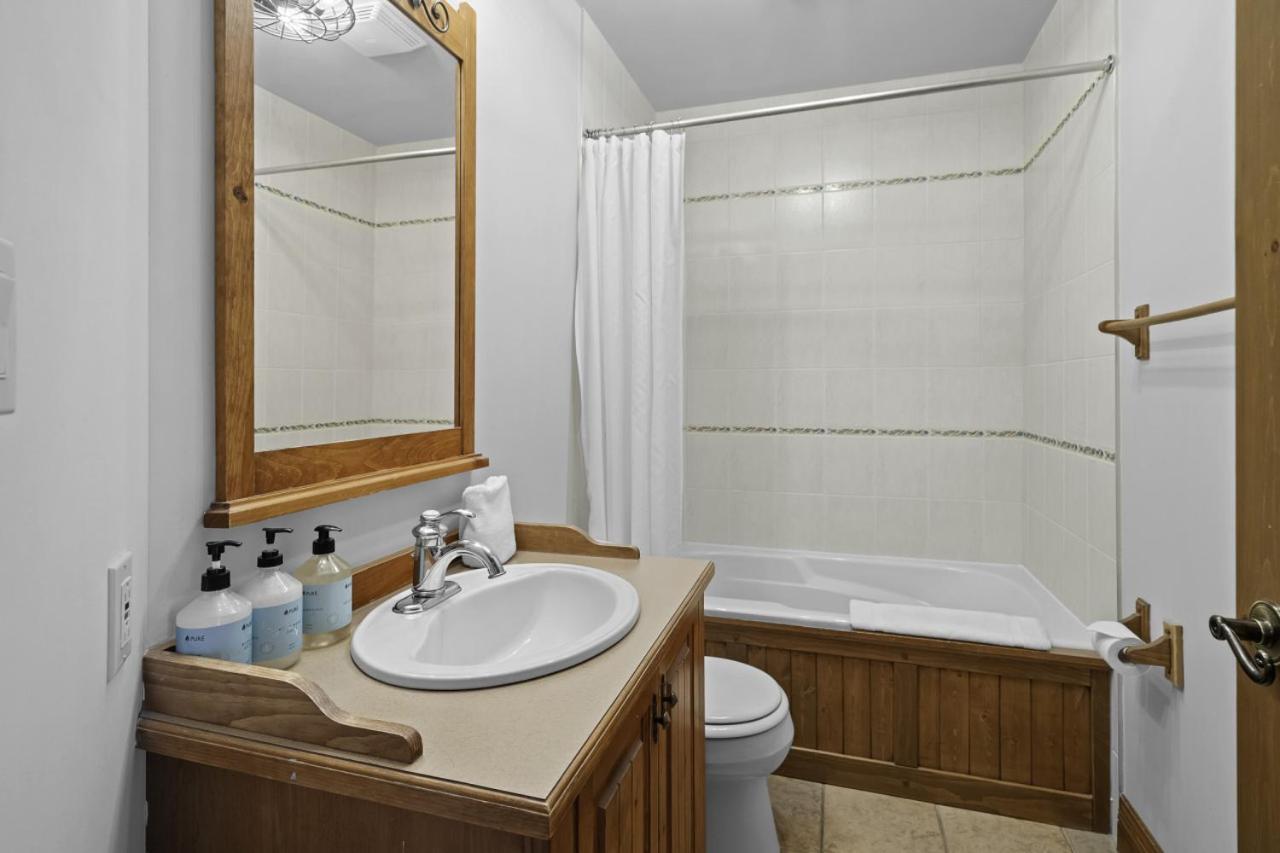 Plateau 236.5 - 3bdrs In Out With Pool Access * Mont-Tremblant