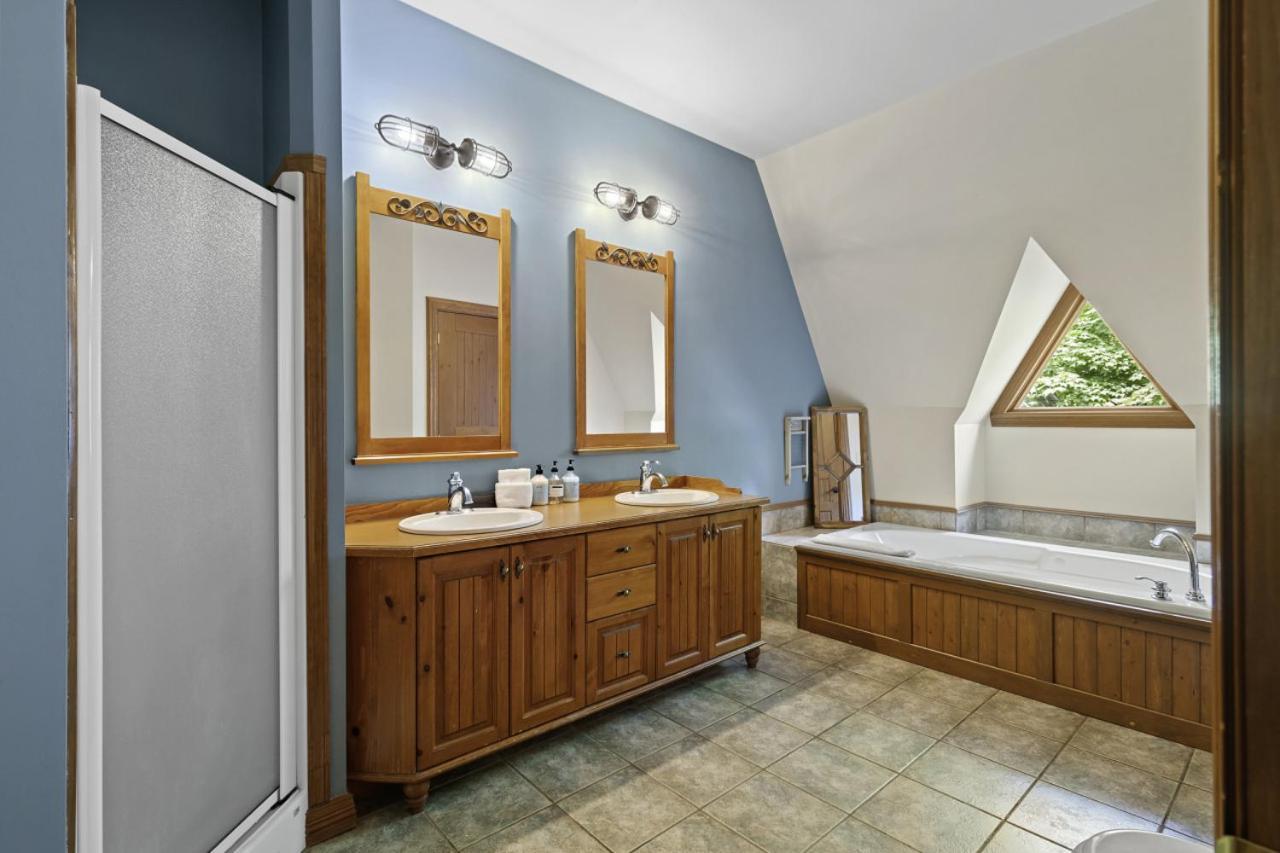 Plateau 236.5 - 3bdrs In Out With Pool Access Mont-Tremblant