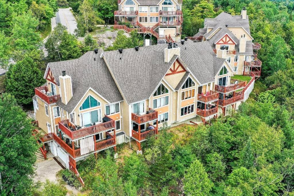 Hauts-bois Inout 2brs Wpool Access 197-9 Mont-Tremblant