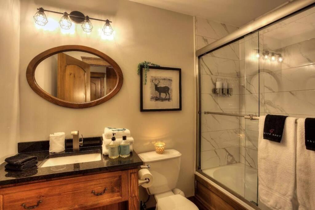 Les Manoirs Wpool & Hot Tub Near Village 110-7 Holiday home Mont-Tremblant