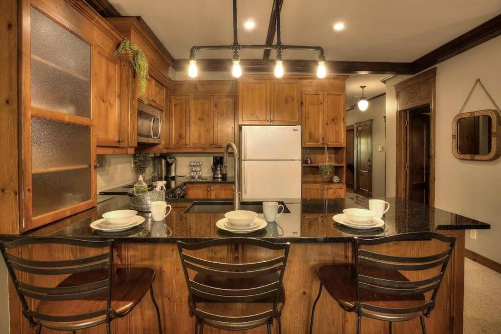 Les Manoirs Wpool & Hot Tub Near Village 110-7