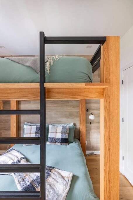 Apartment Beautiful Located In *
