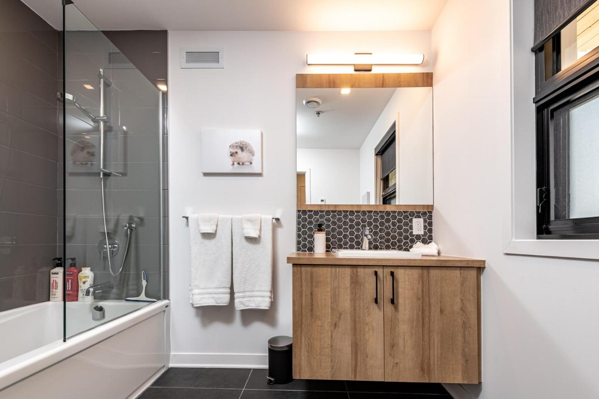 Apartment Beautiful Located In