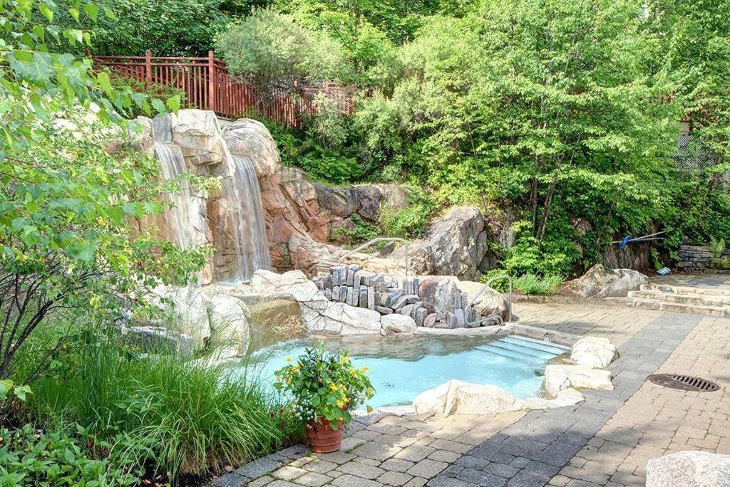 Apartment Beautiful Located In *