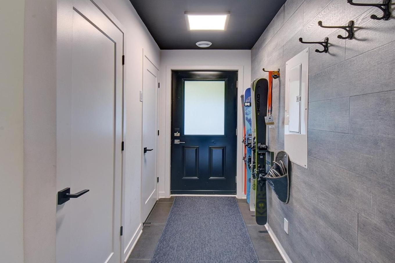Beautiful Located In Apartment