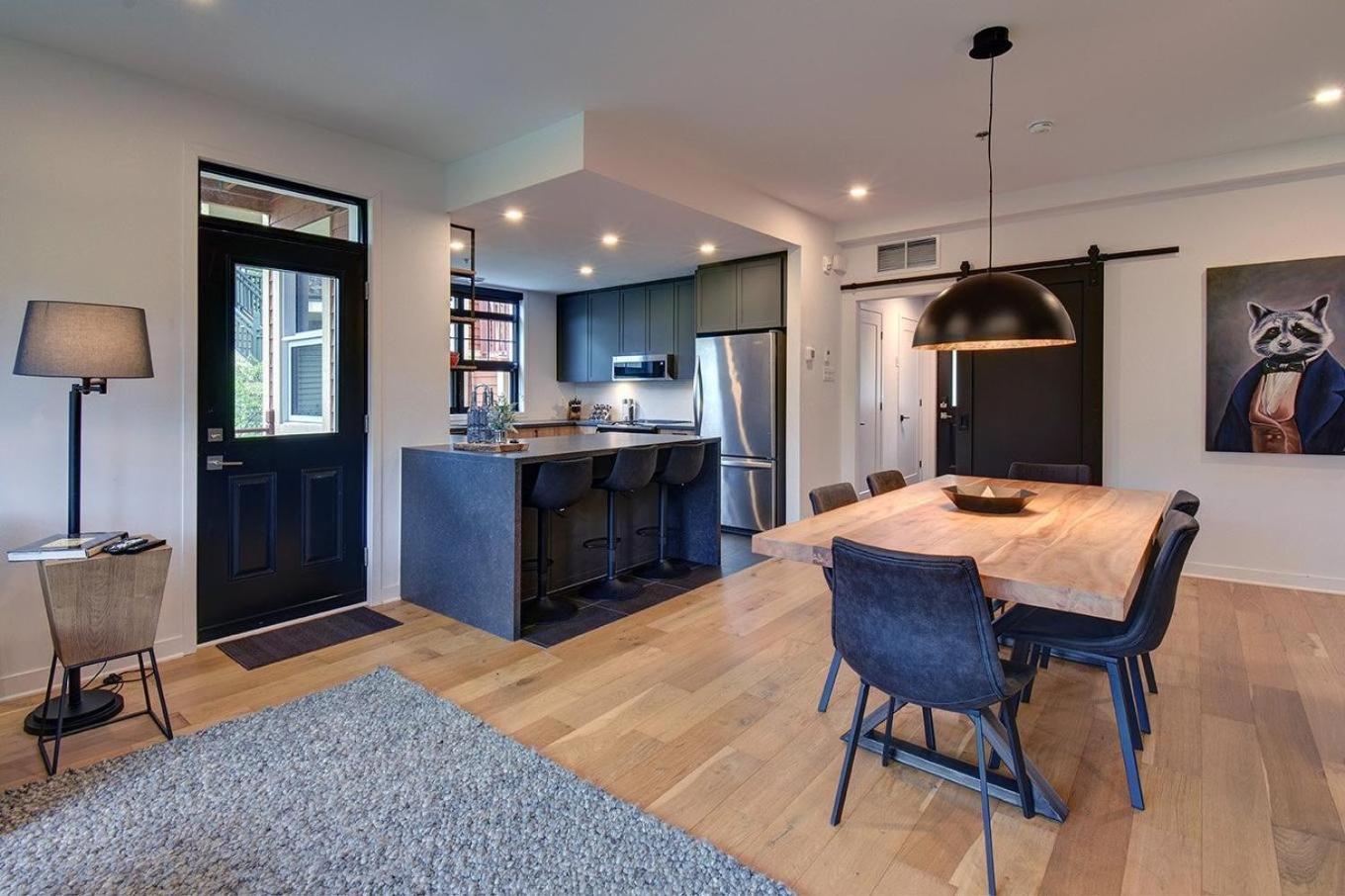 Apartment Beautiful Located In *