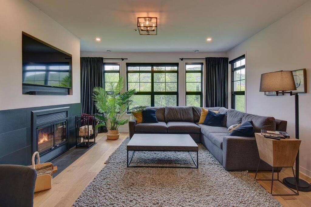 Apartment Beautiful Located In *