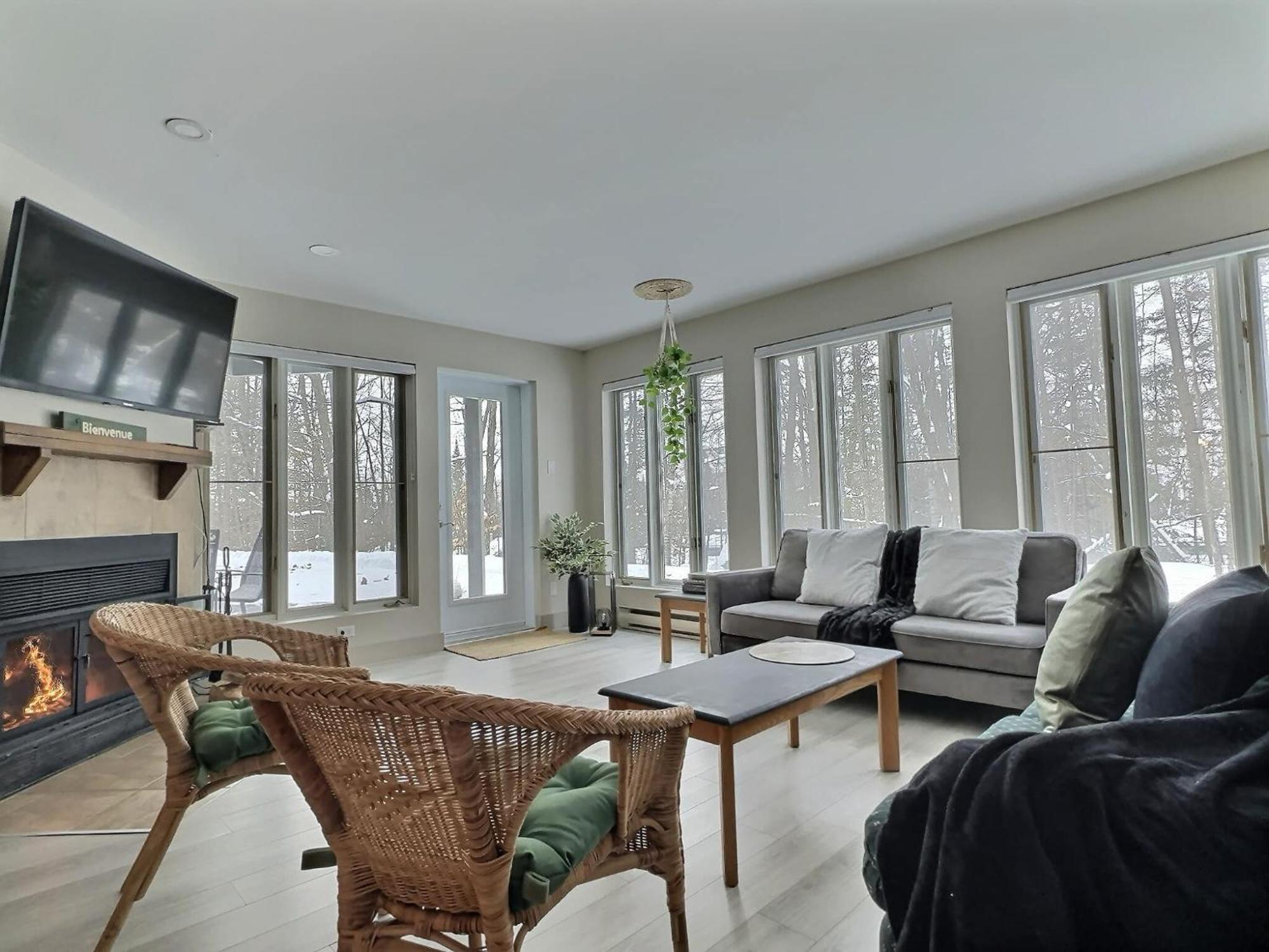 The Sunshine Apartment *