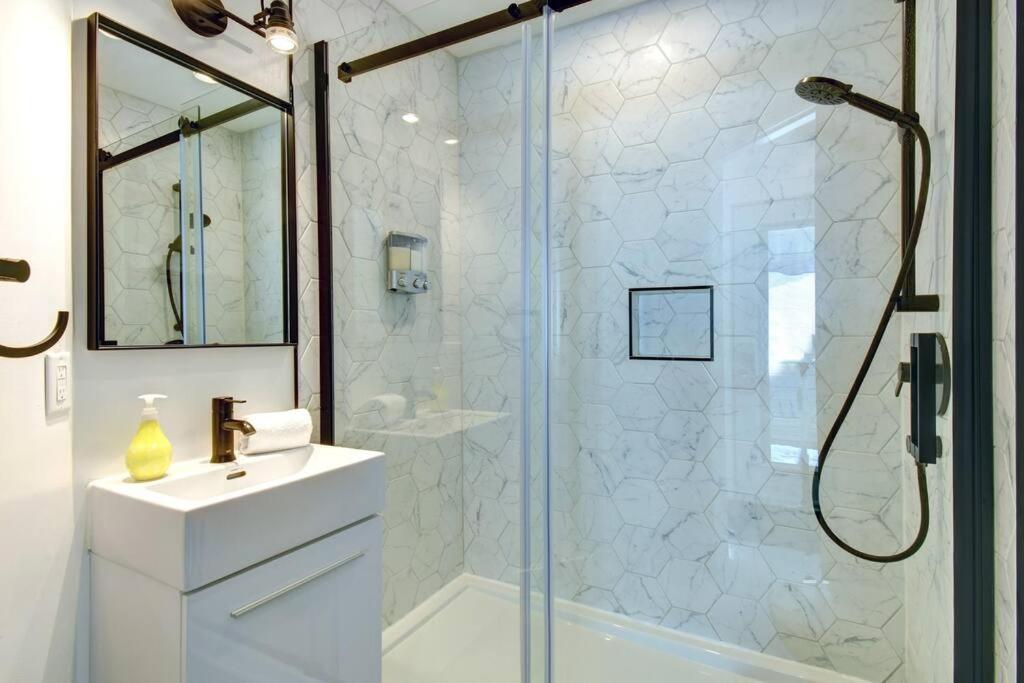 Chalet Modern In The Tremblant Village *