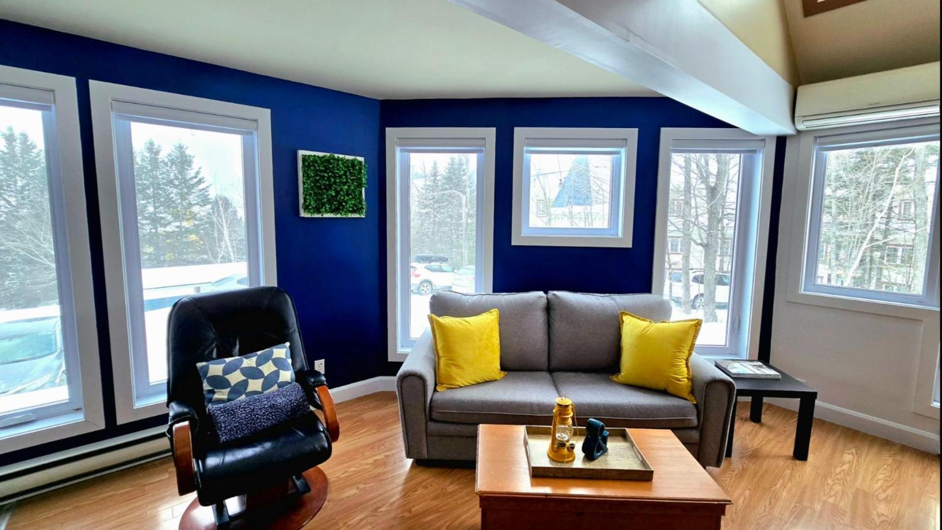 Vibrance Alpine Apartment