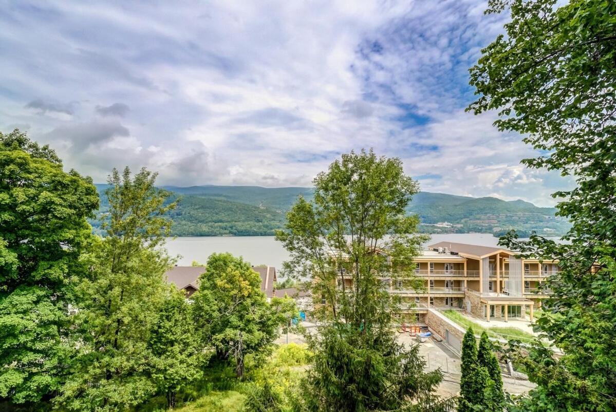 Modern Breathtaking Views Of Tremblant Apartment Mont-Tremblant