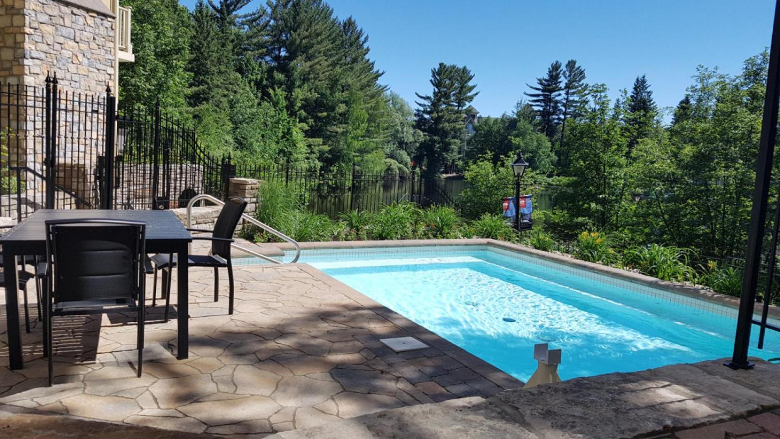 Prime Location Village - Bondurant 95-4 Holiday home *