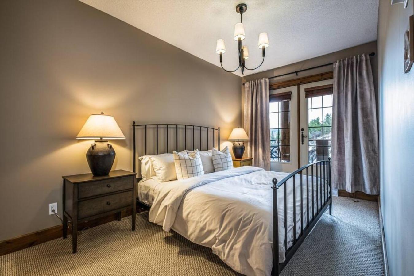 Luxury Meets Adventure - Equinoxe 170-8 Holiday home