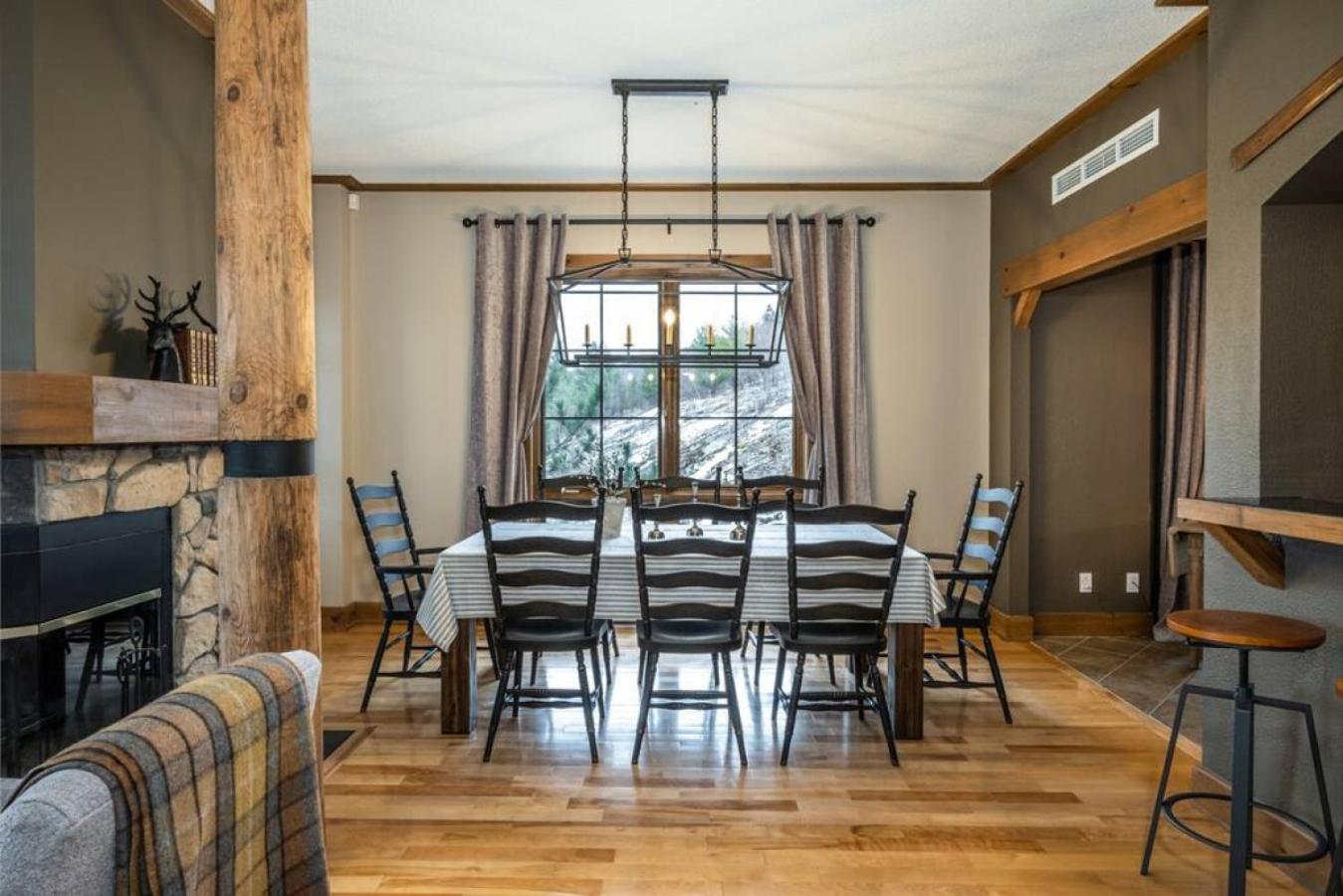 Luxury Meets Adventure - Equinoxe 170-8 Holiday home Mont-Tremblant