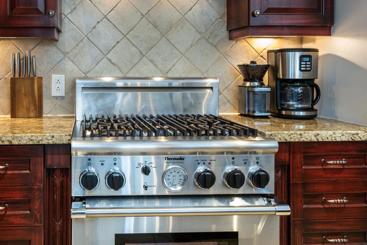 Luxury 3 Bdr On The Village - Bondurant 95-15 Holiday home *
