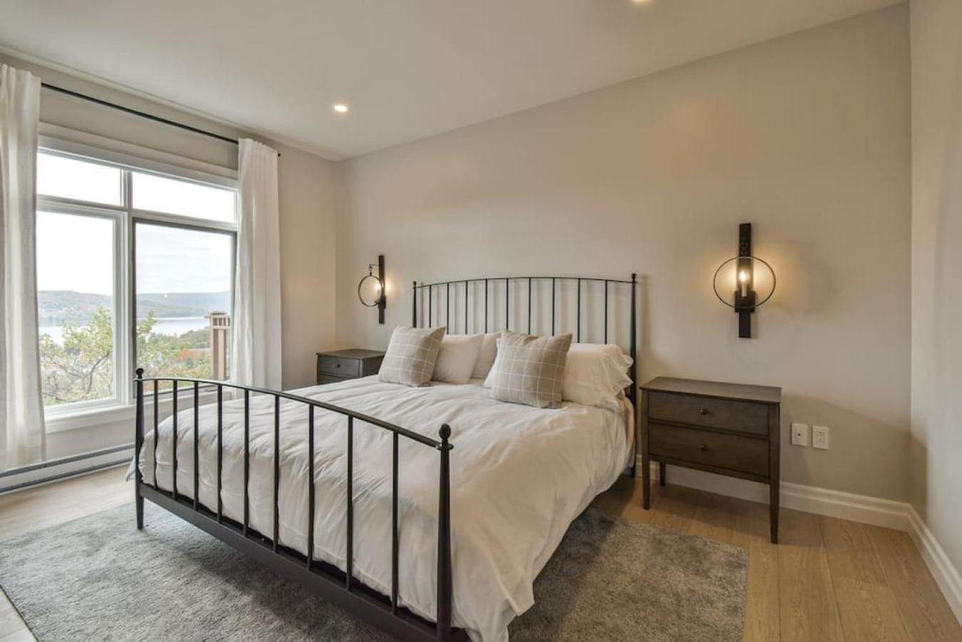 Altitude 170-8 Ultimate Luxury Apartment