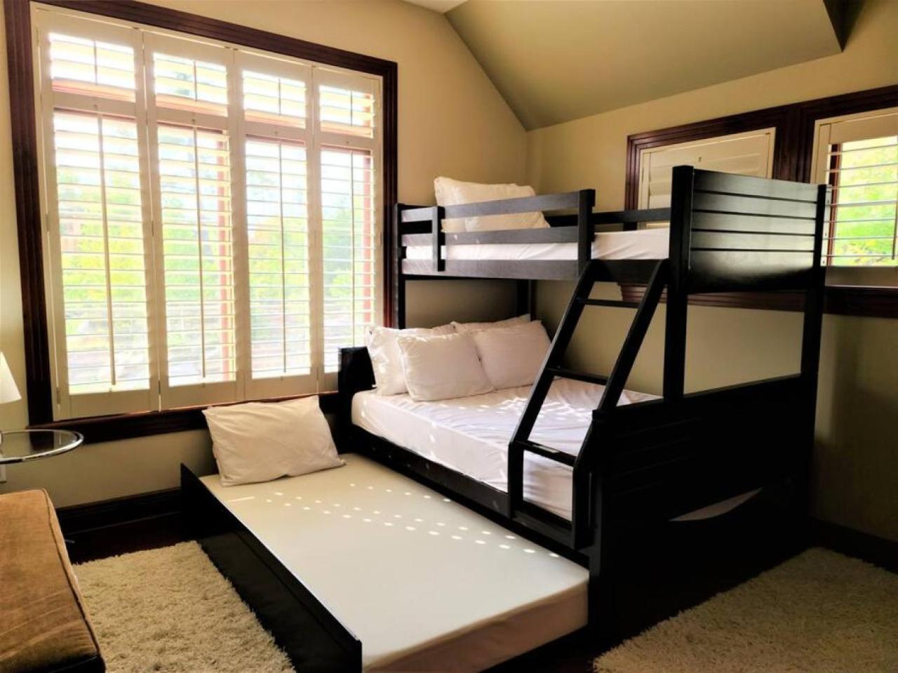 Nature's Luxe Retreat - Panache 638 Mont-Tremblant