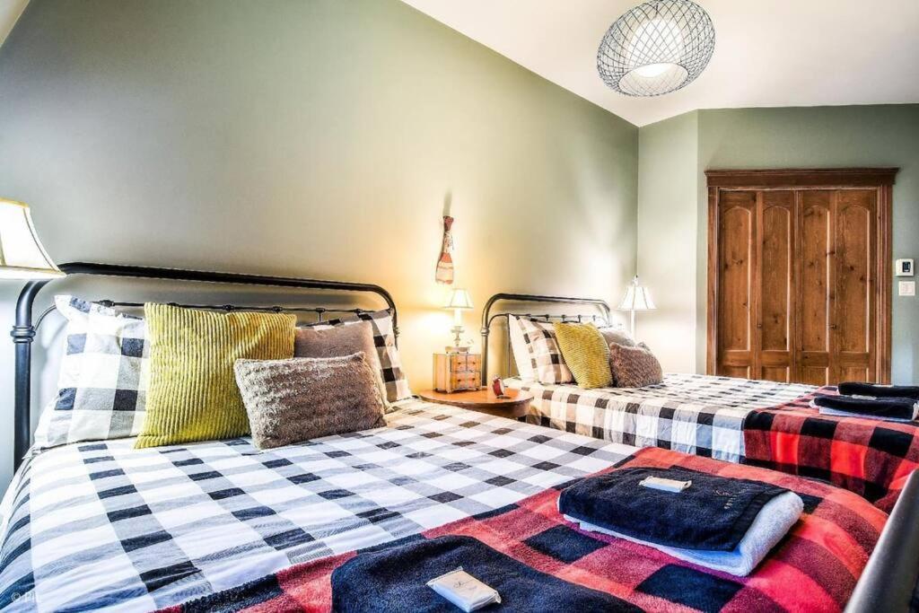 Holiday home Les Manoirs 3bdrs W Pool & Hottub Near Village *