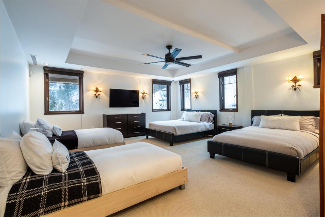 Altitude 166-1 On The Village 9bdr * Mont-Tremblant