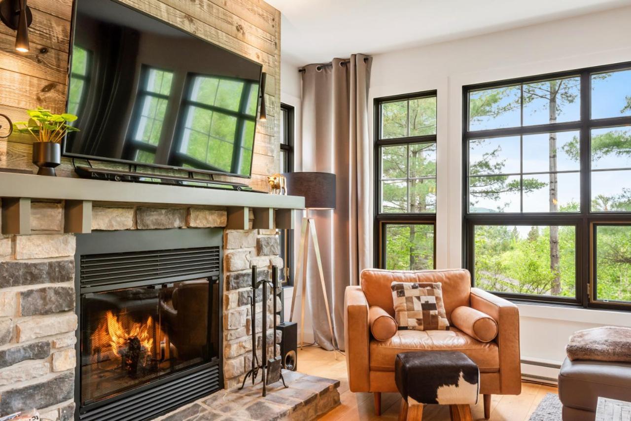 Les Eaux 235-1 Family Oasis Apartment Mont-Tremblant