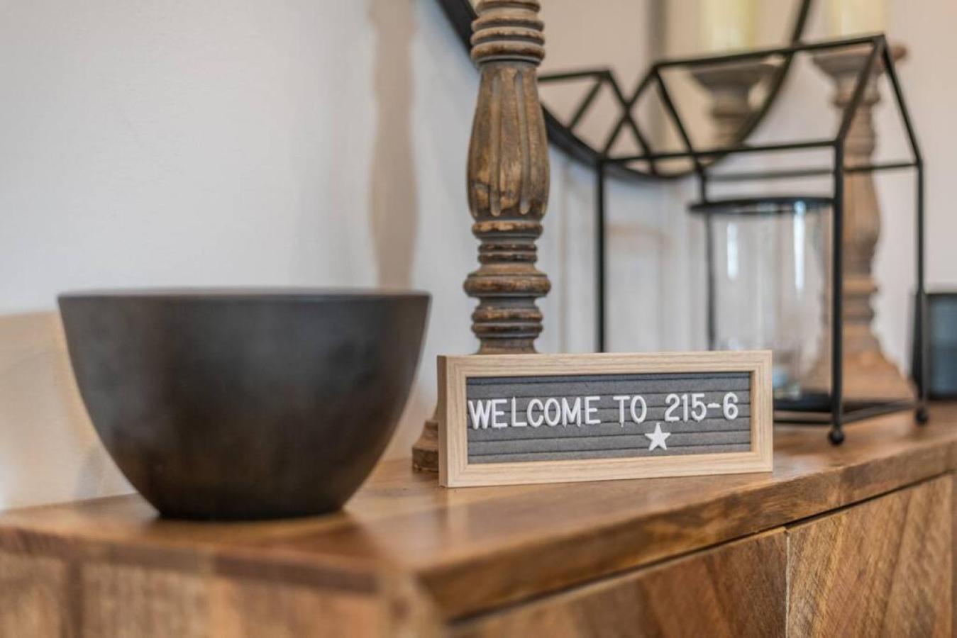 Unwind In Style Les Eaux 215-6 Mont-Tremblant