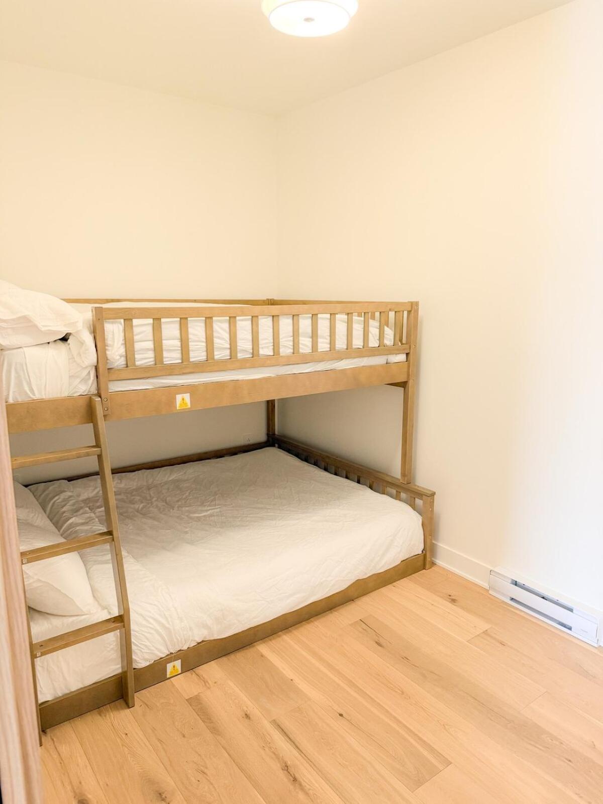 Ostrya Luxury Condo, Steps From The Slopes! Apartment Mont-Tremblant