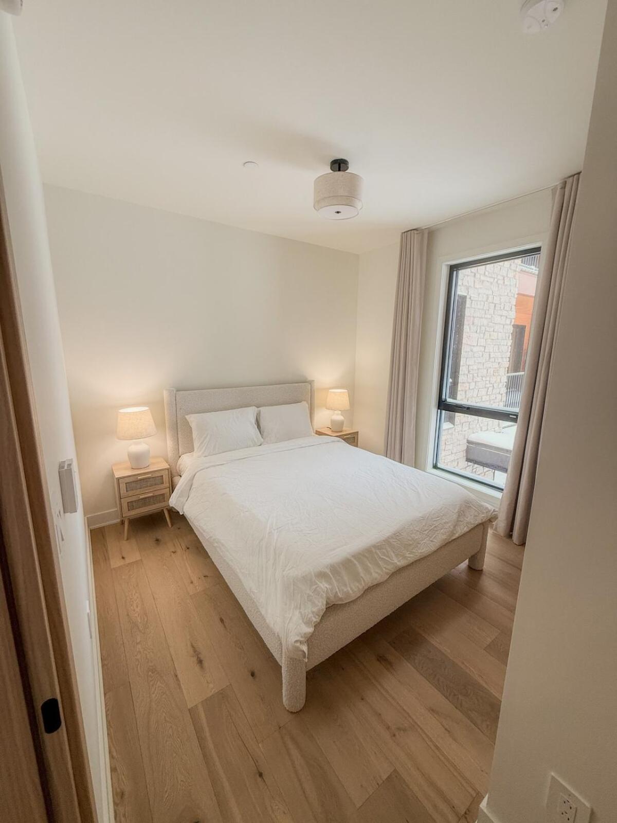 Ostrya Luxury Condo, Steps From The Slopes! Mont-Tremblant