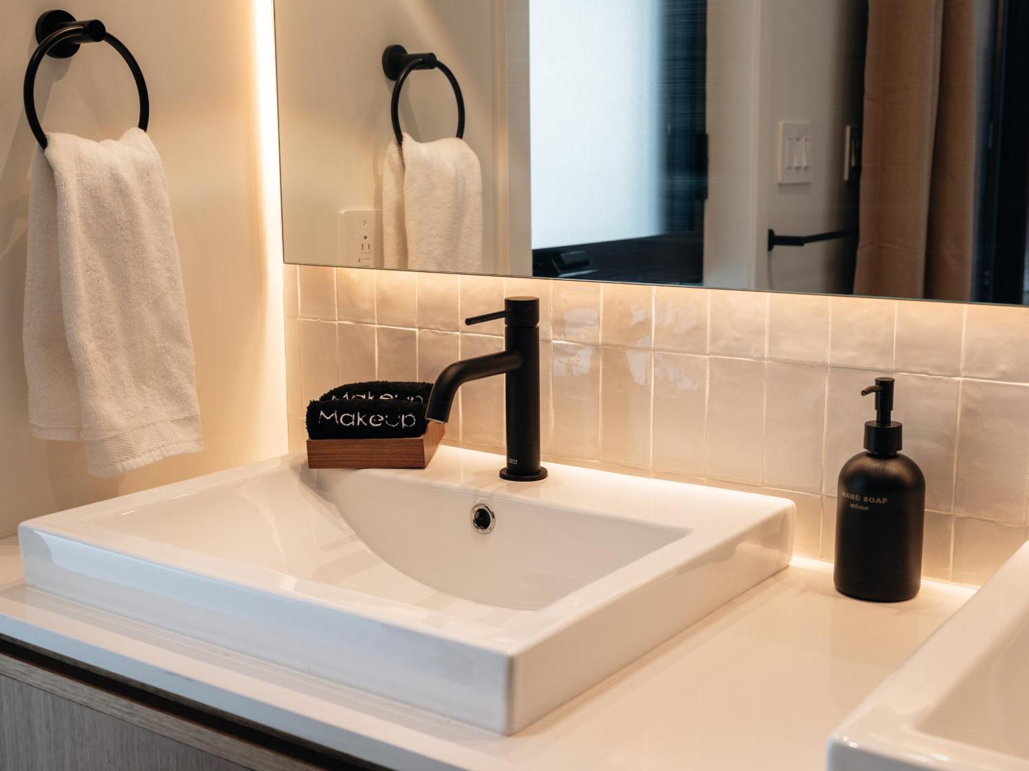 Ostrya - Luxury In Out Tremblant Apartment