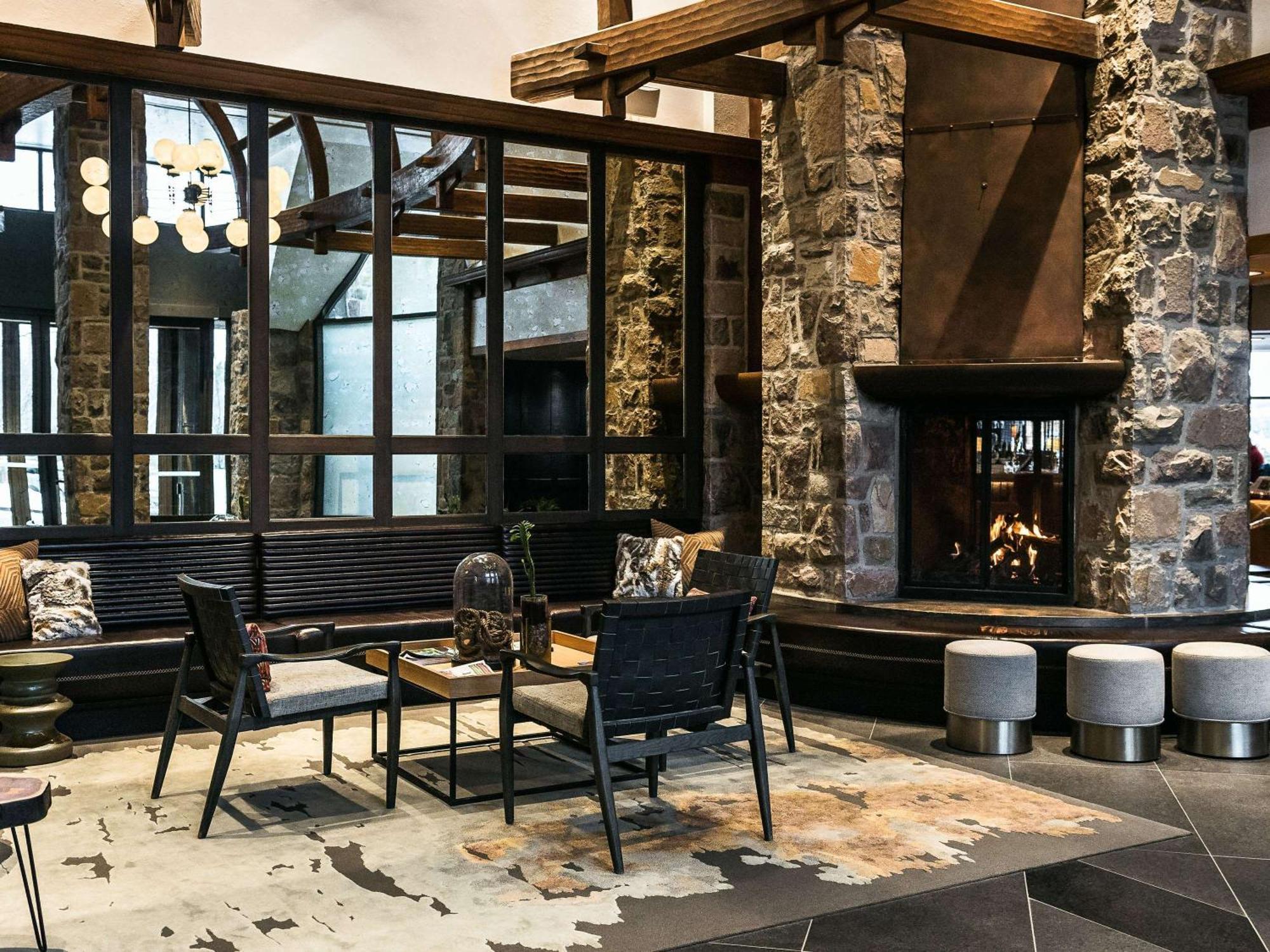 Fairmont Tremblant Hotel 5*
