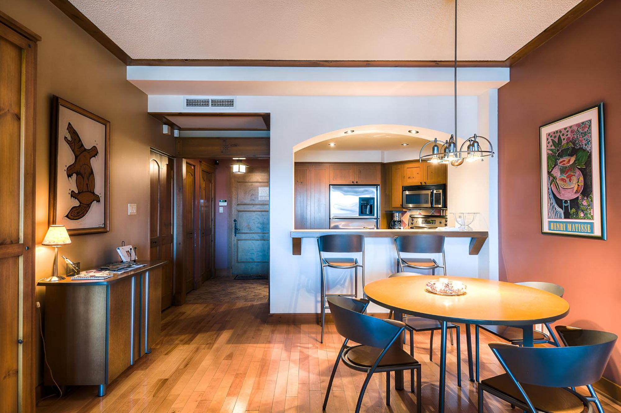 Luxurious Equinoxe Ski-in/ski-out Mont-Tremblant
